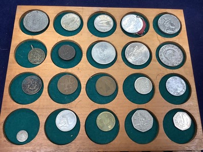 coin cabinet tray
